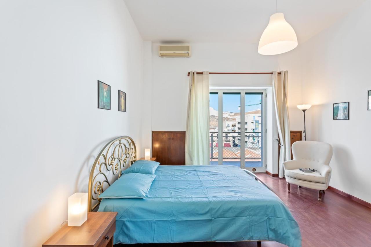 Liberta Frame Apartment With Terrace And Etna View كاتانيا المظهر الخارجي الصورة